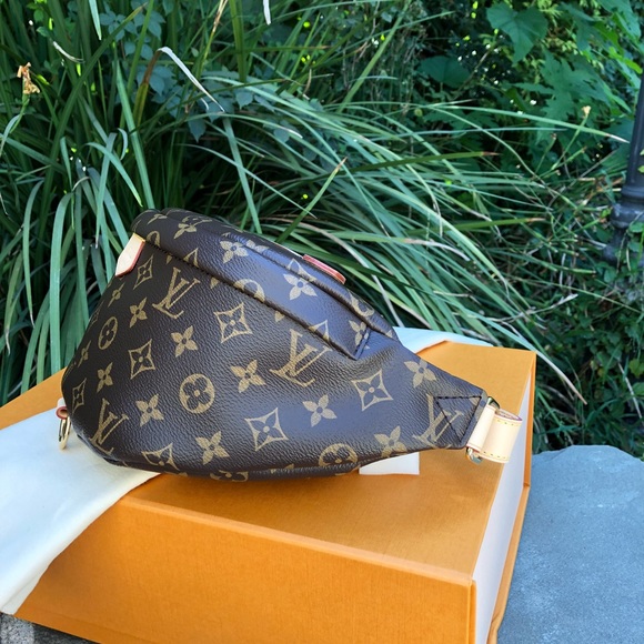 🚫SOLD🚫LV Bumbag *W/RECEIPT & ORIGINAL PACKAGING* - Picture 4 of 8